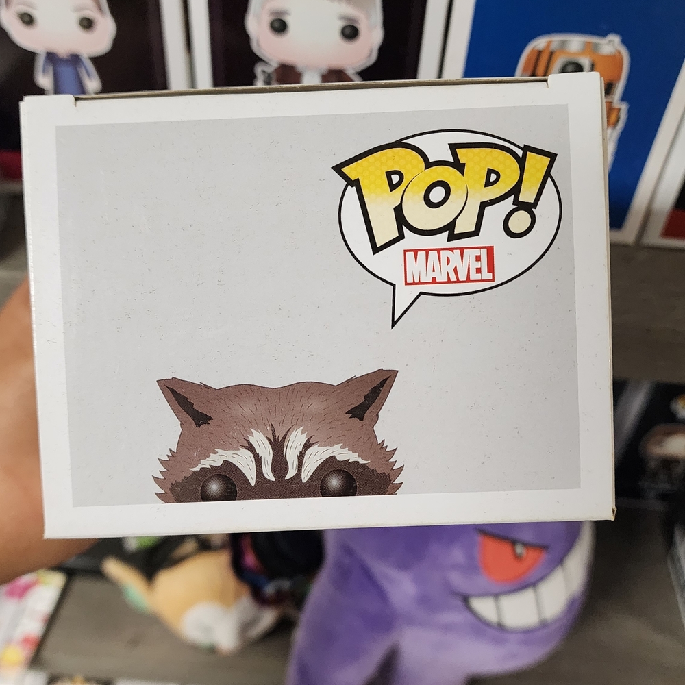 Rocket Raccoon Vinyl Figure - Picture 6 of 6